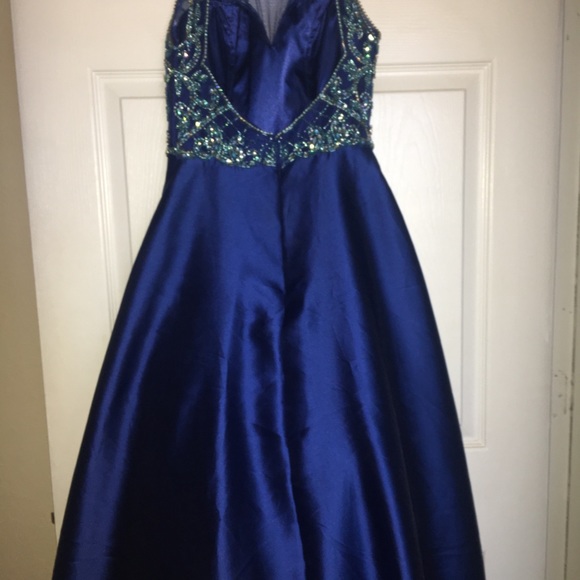 Prom Dress - Picture 3 of 4